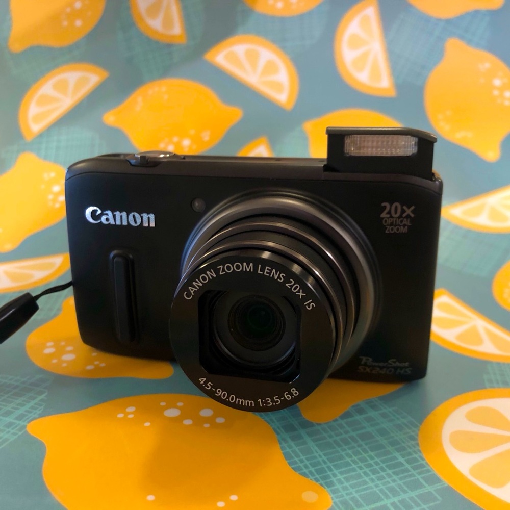 Canon PowerShot SX240 HS